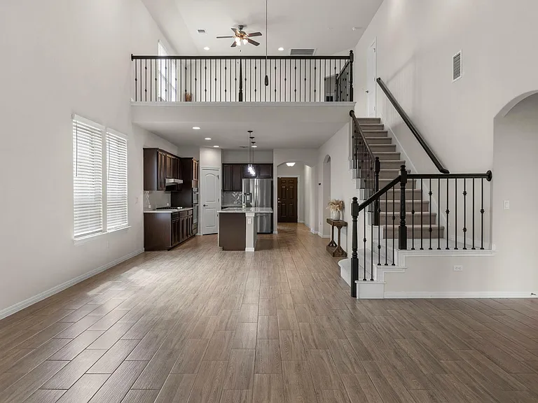 9802 Acero Dr — Photo 15