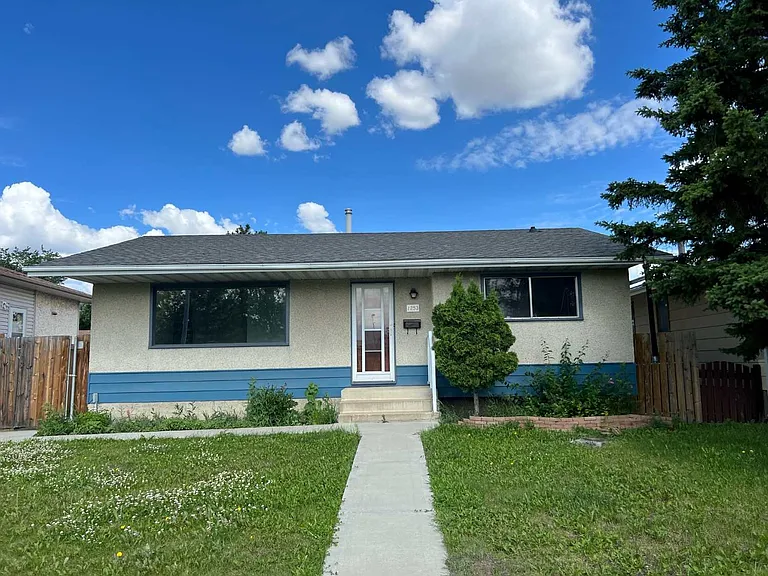 1253 Lakewood Rd N — Photo 1