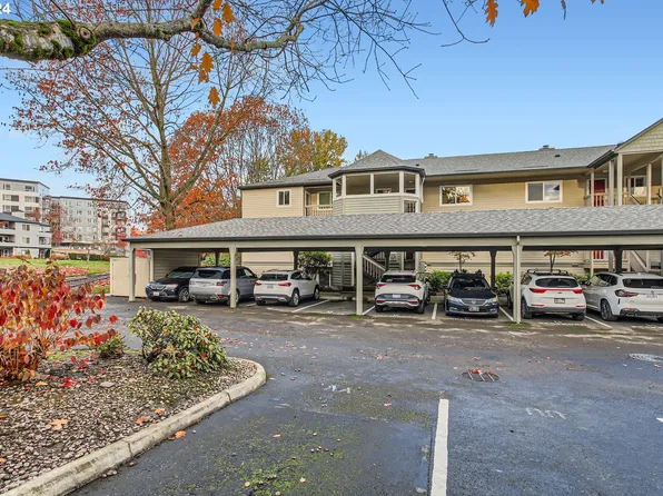 5110 S Landing Dr Unit 302, Portland, OR 97239