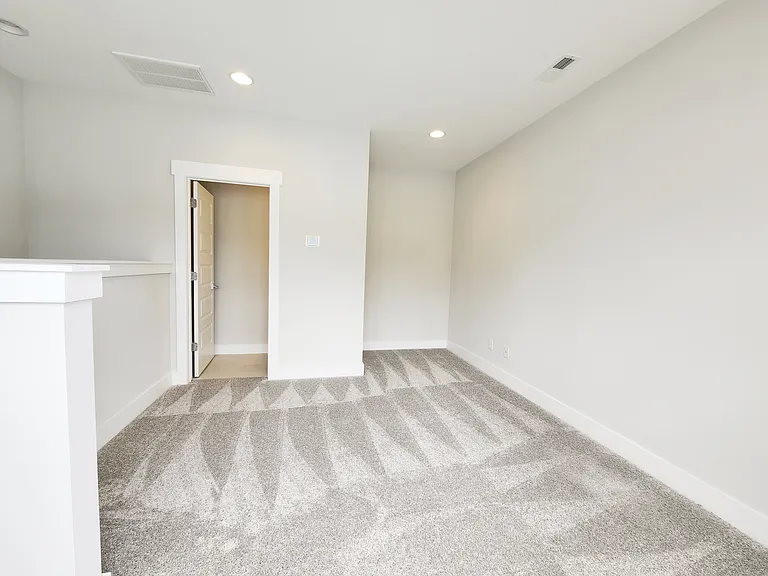 618 W End Dr — Photo 9