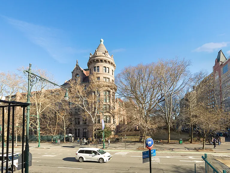 370 Columbus Ave #4L — Photo 7