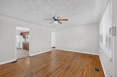 5th image of 705 Palomas Dr SE