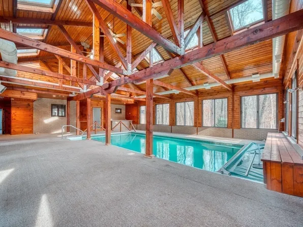 35 Padula Dr, Marlborough, MA 01752