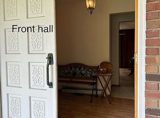 33 Old Coach Rd, Athens, OH 45701