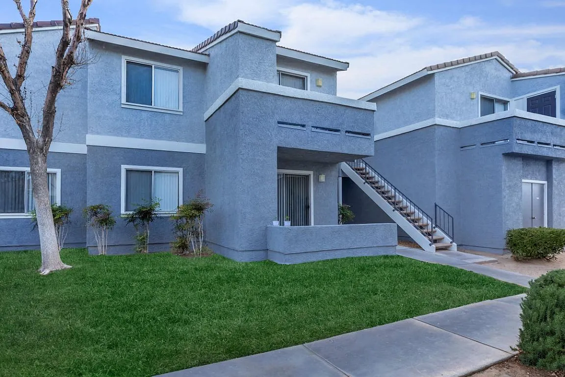 Desert Heights Apartment Homes — Photo 3