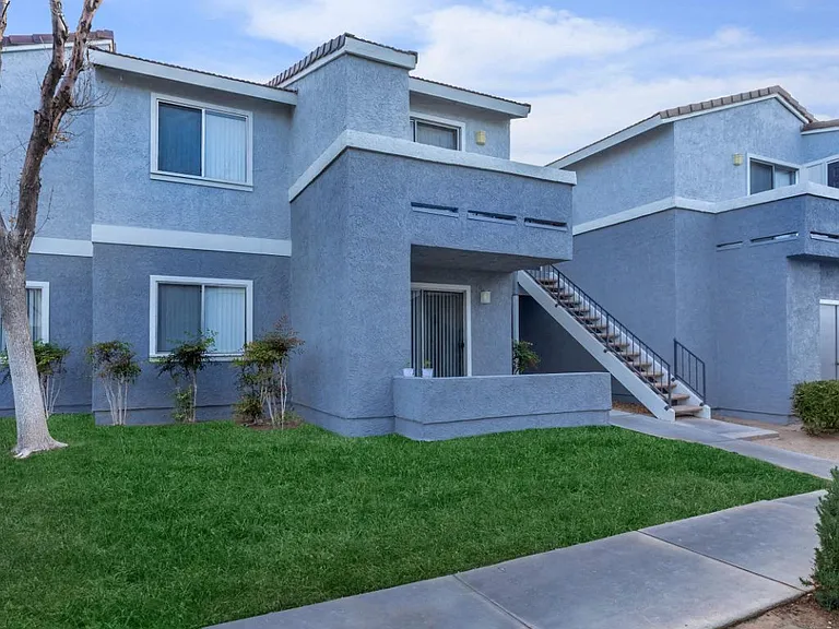 Desert Heights Apartment Homes — Photo 3