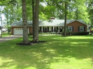 645 Blueberry Hill Dr, Canfield, OH 44406