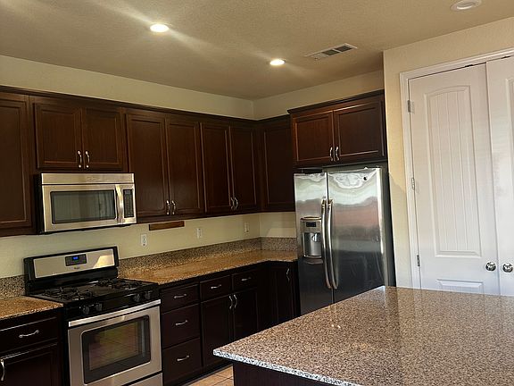 5th image of 3102 Duke Cir