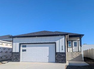 328 S Somerside Rd SE, Medicine Hat, AB T1B0R2
