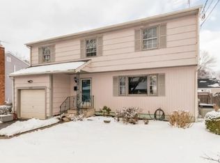 157 Longdean Rd, Fairfield, CT 06824