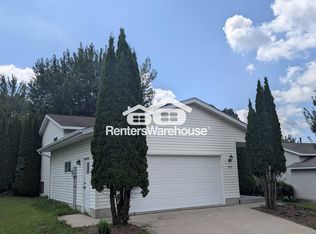 765 50th Ave NW, Rochester, MN 55901