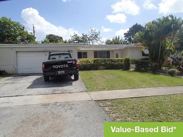 1st image of 530 SW 38th Ter