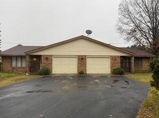 6019 Boxwood Dr, Rockford, IL 61114