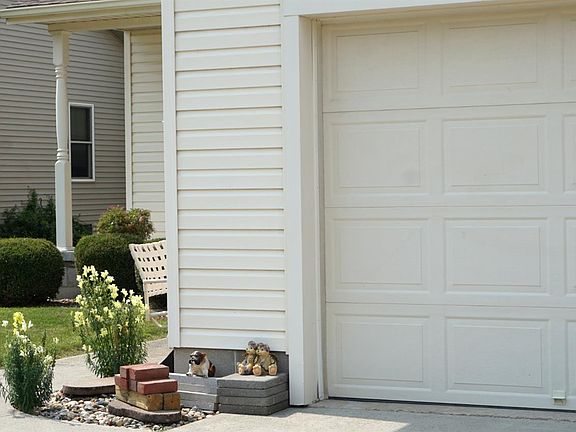 2nd image of 1117 Meadowlawn Dr