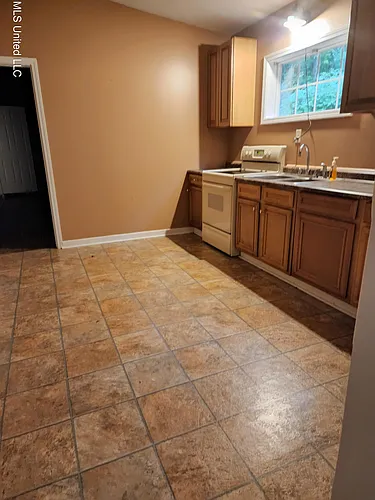 161 Highway 305 N #B Photo 1 161 Highway 305 N #B Photo 1