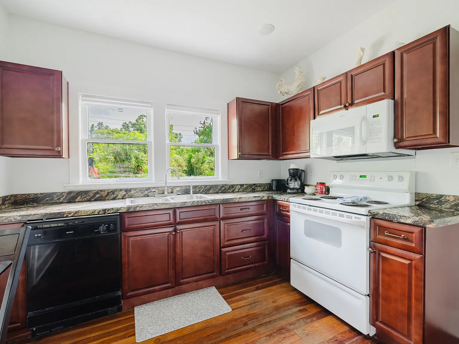 2 bed, 800 sqft, $1,550 — Photo 3