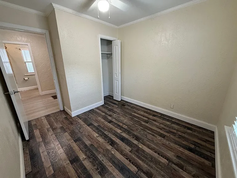 3833 Iris St N — Photo 11