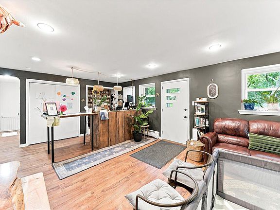 5th image of 3671 Saint Peters Rd