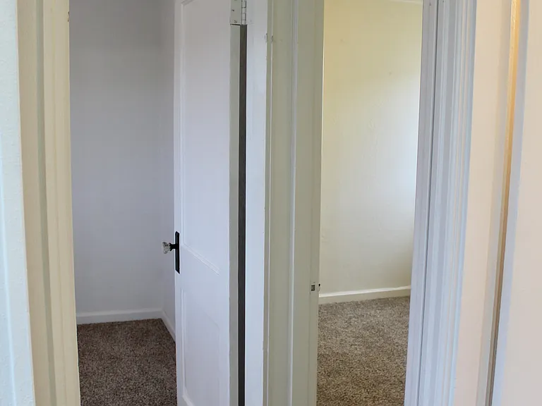 20 Graham Ave — Photo 12
