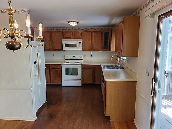 5th image of 4467 Huntington Ln