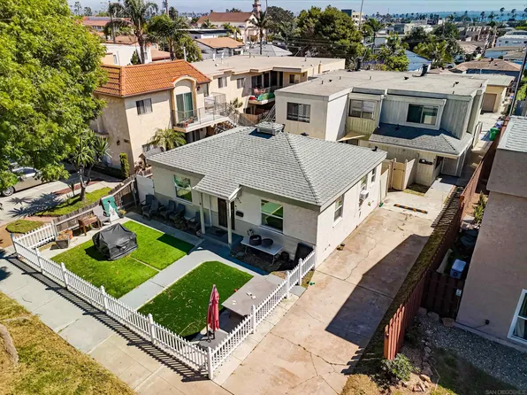 935 Chalcedony St, San Diego, CA 92109