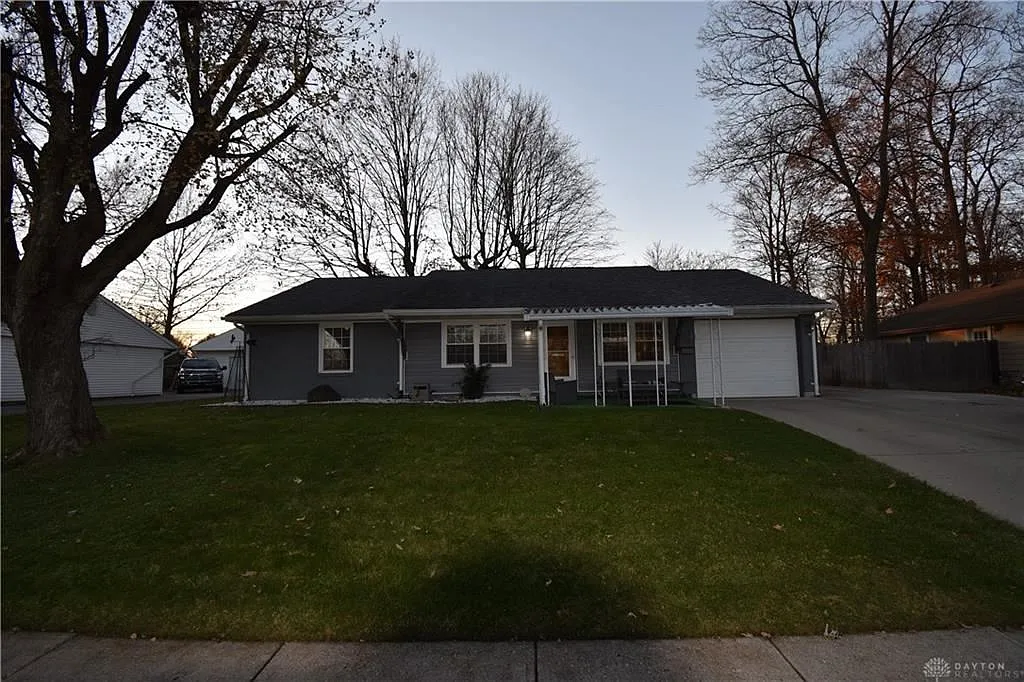 313 Halifax Dr photo 1