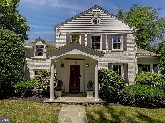 3rd image of 3905 Laird Pl