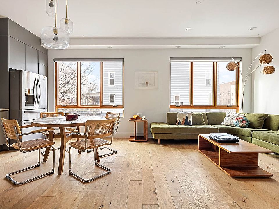 1st image of 3 Ridgewood Pl #2