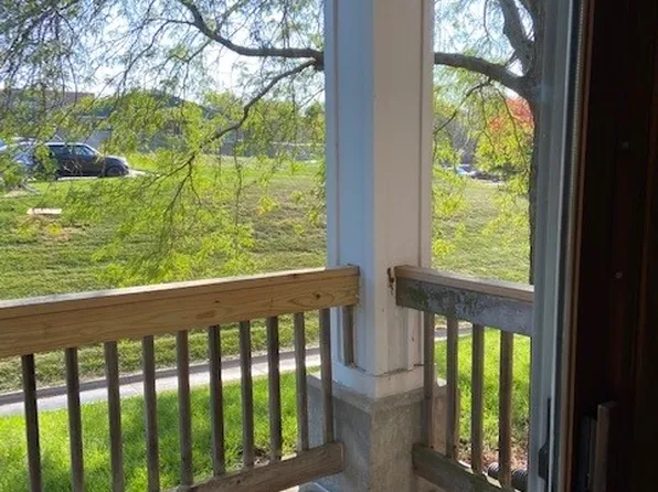 1000 S 44th St #201, Lincoln, NE 68510