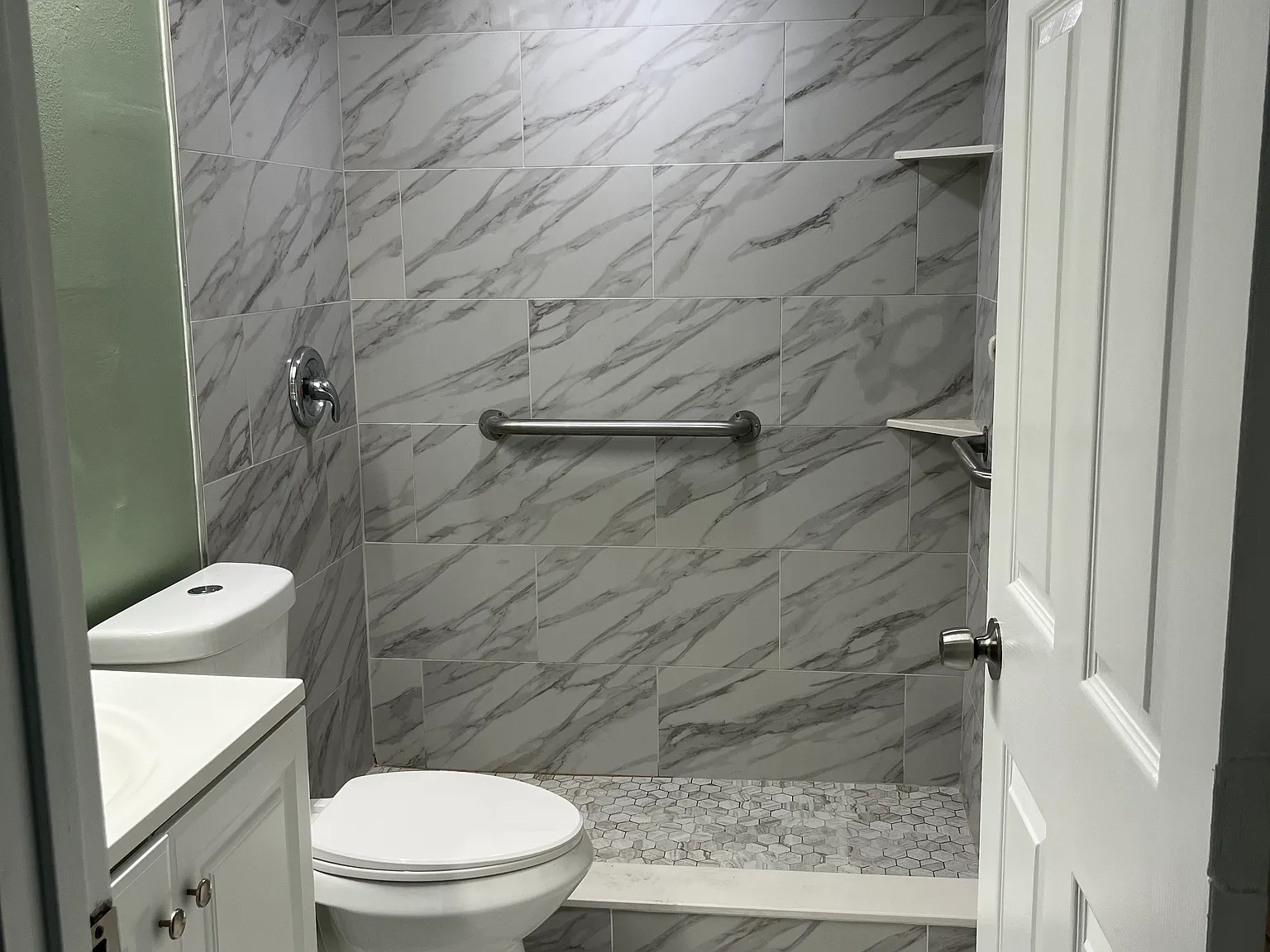 2 bed, 903 sqft, $1,450 — Photo 2