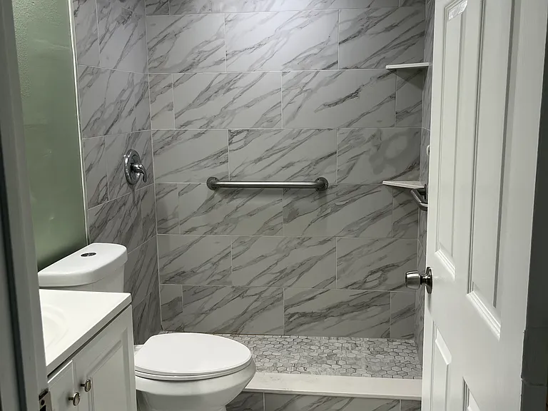 101 Lake Hunter Dr #8 — Photo 2