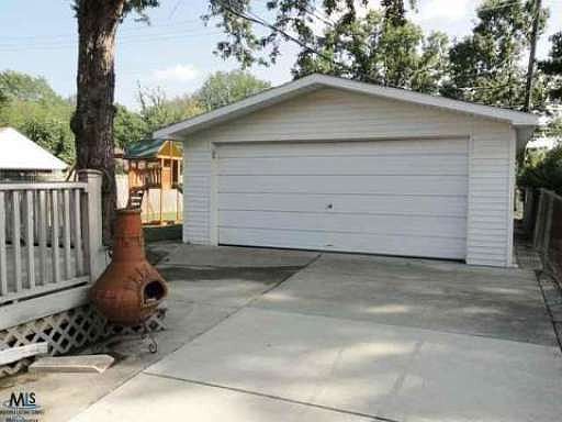 5th image of 22930 Raymond St