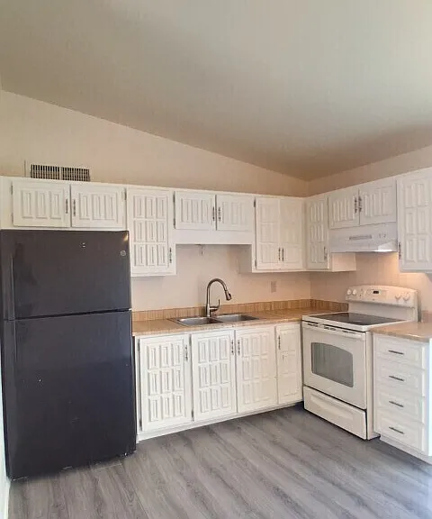 3646 N 69th Ave #7 — Photo 6