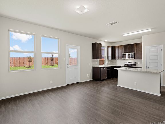 4th image of 2447 Dry Moss Way