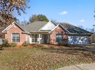 104 Middle Field Dr, Canton, MS 39046