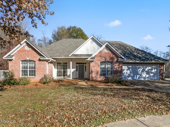 104 Middle Field Dr, Canton, MS 39046