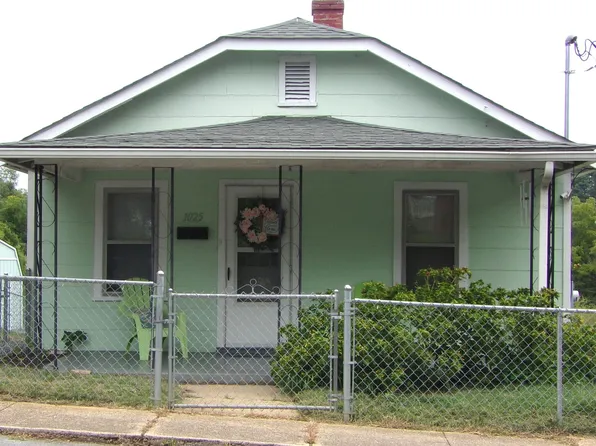 1025 Ohio St, Waynesboro, VA 22980