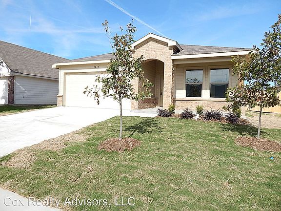 2nd image of 2843 Saint David Dr