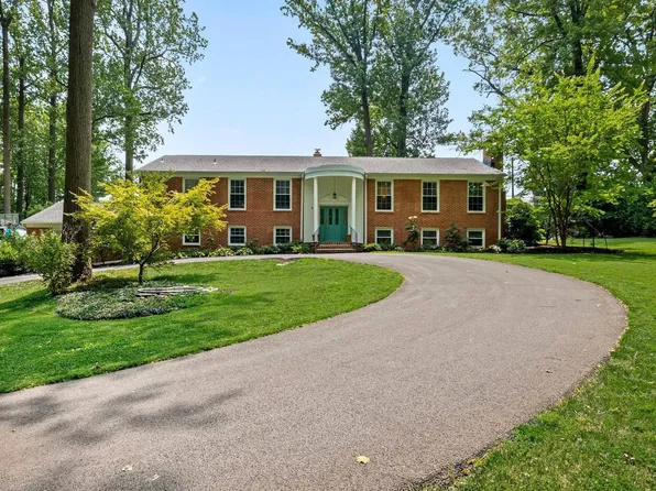 4 Country Club Ln, Phoenix, MD 21131