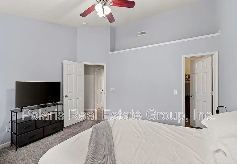 9439 Tanhurst Dr — Photo 17