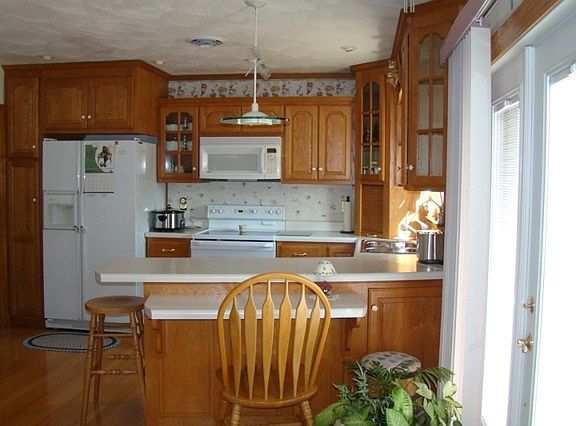3rd image of 1307 Saint John St
