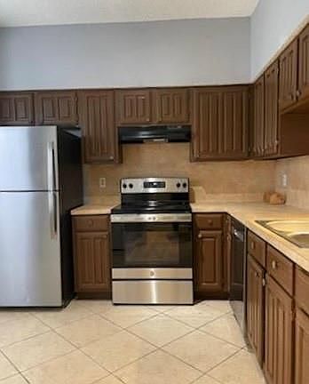 3rd image of 12400 Brookglade Cir Unit 19