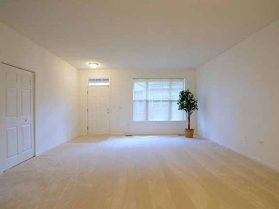 3rd image of 1954 Crenshaw Cir