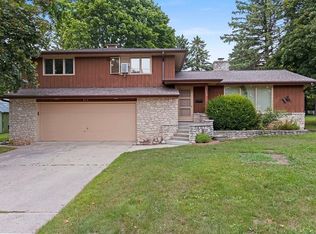 518 Delaware St, Sturgeon Bay, WI 54235