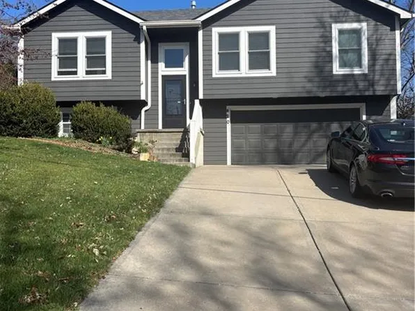 420 Rees St, Leavenworth, KS 66048