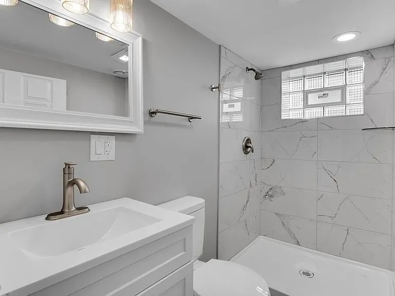 6233 S Claremont Ave #1B — Photo 6