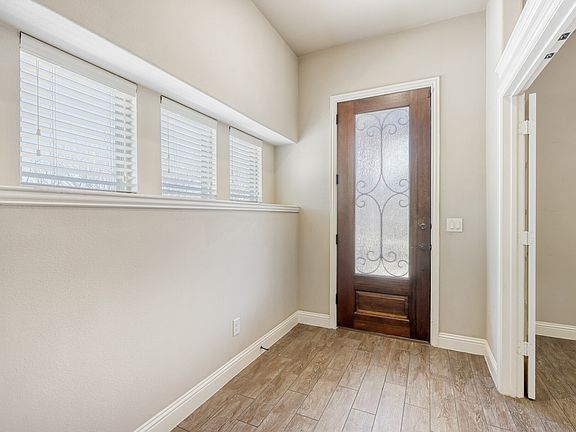 5th image of 1621 Bull St