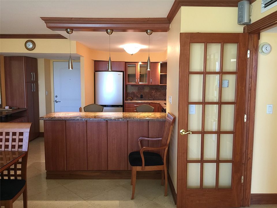 1st image of 120 Bayview Dr #616
