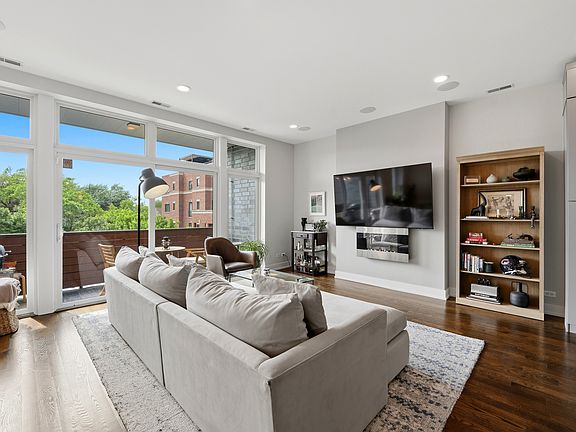 4th image of 2825 N Halsted St #3N