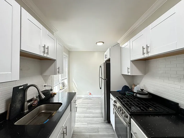 3817.5 N Greenview Ave #W3 — Photo 7